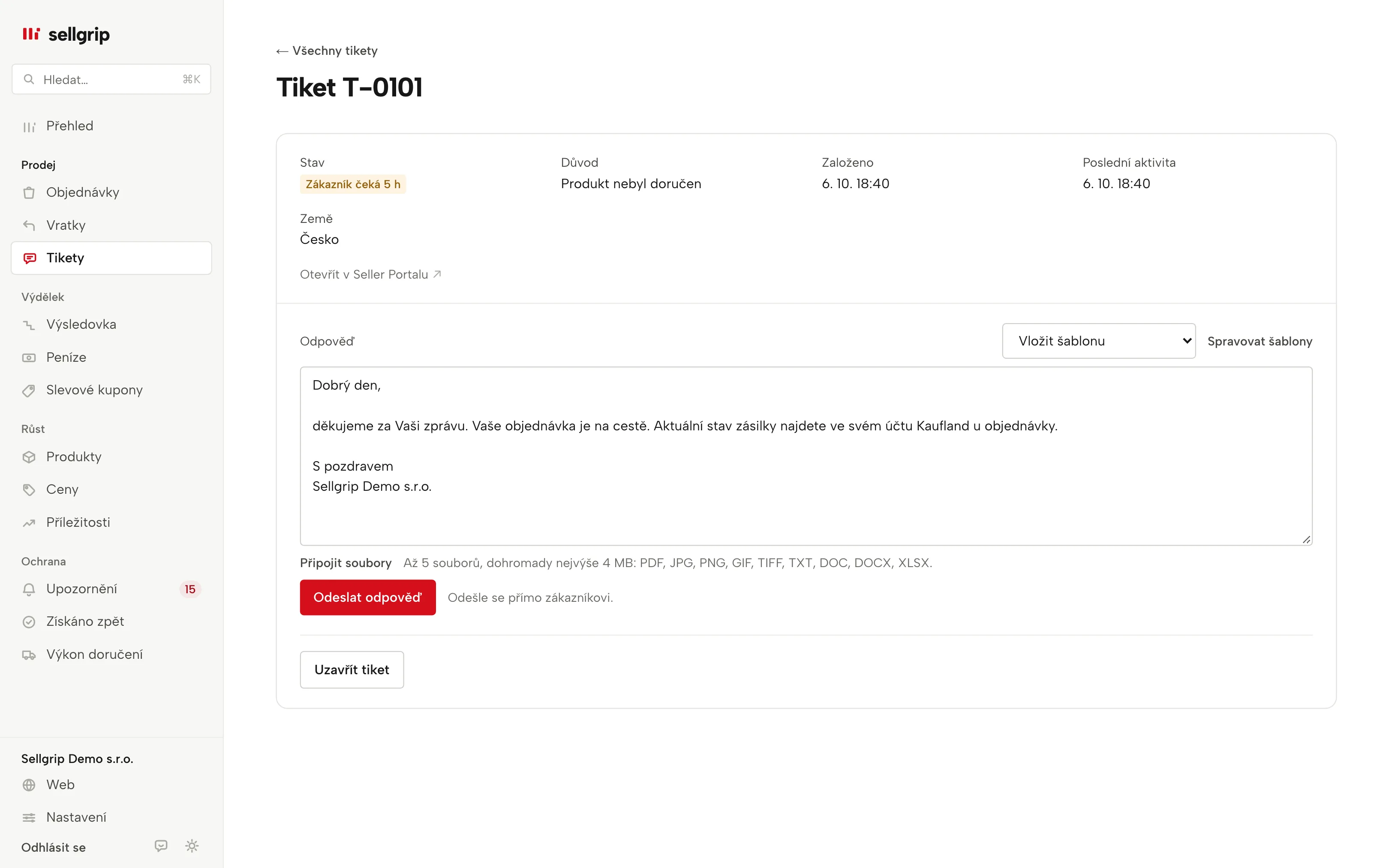 Tiket v Sellgripu s konverzací kupujícího a vloženou šablonou odpovědi, jméno a číslo objednávky už vyplněné.