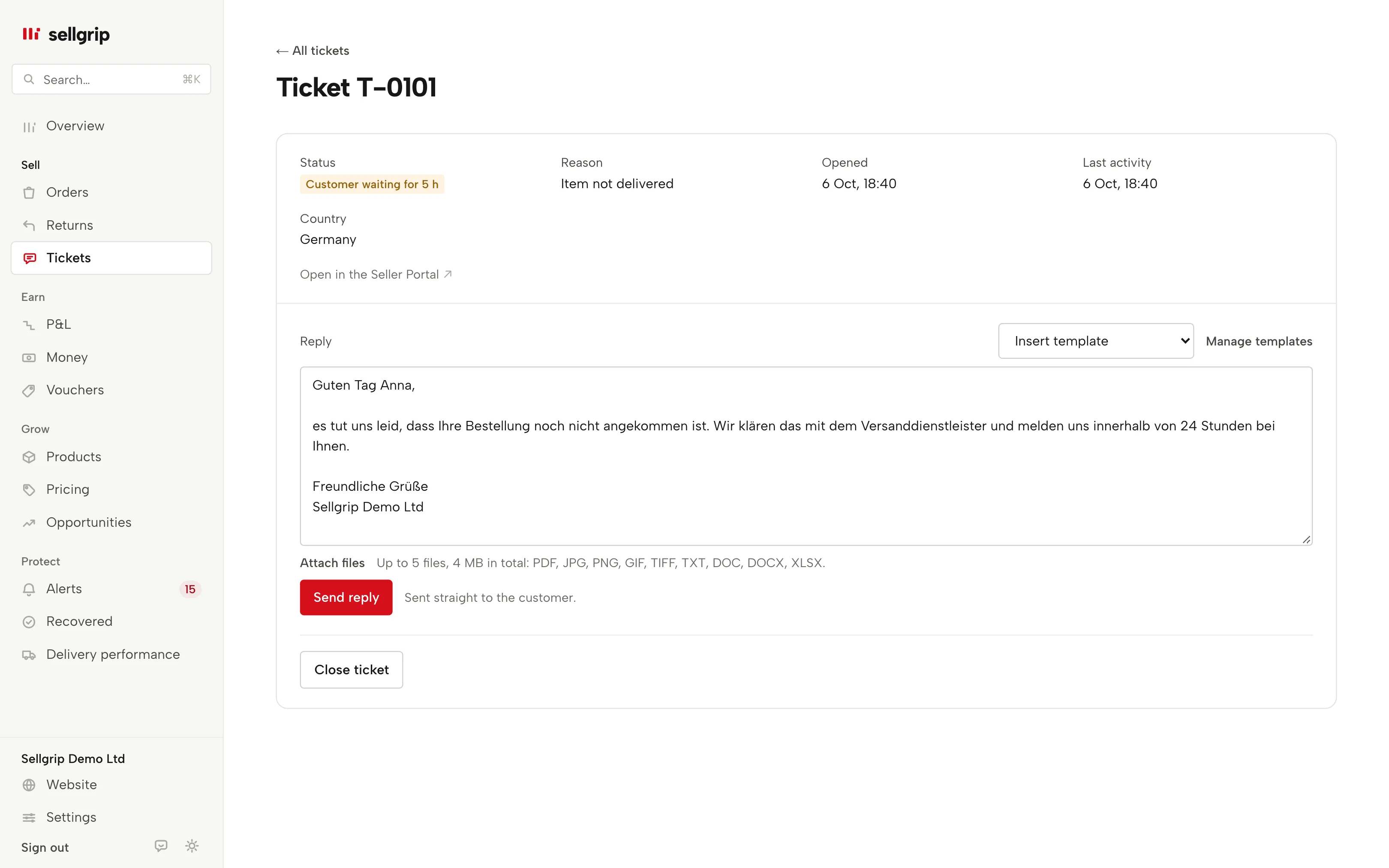 Ticket in Sellgrip with the buyer’s thread and an inserted reply template, name and order number already filled in.