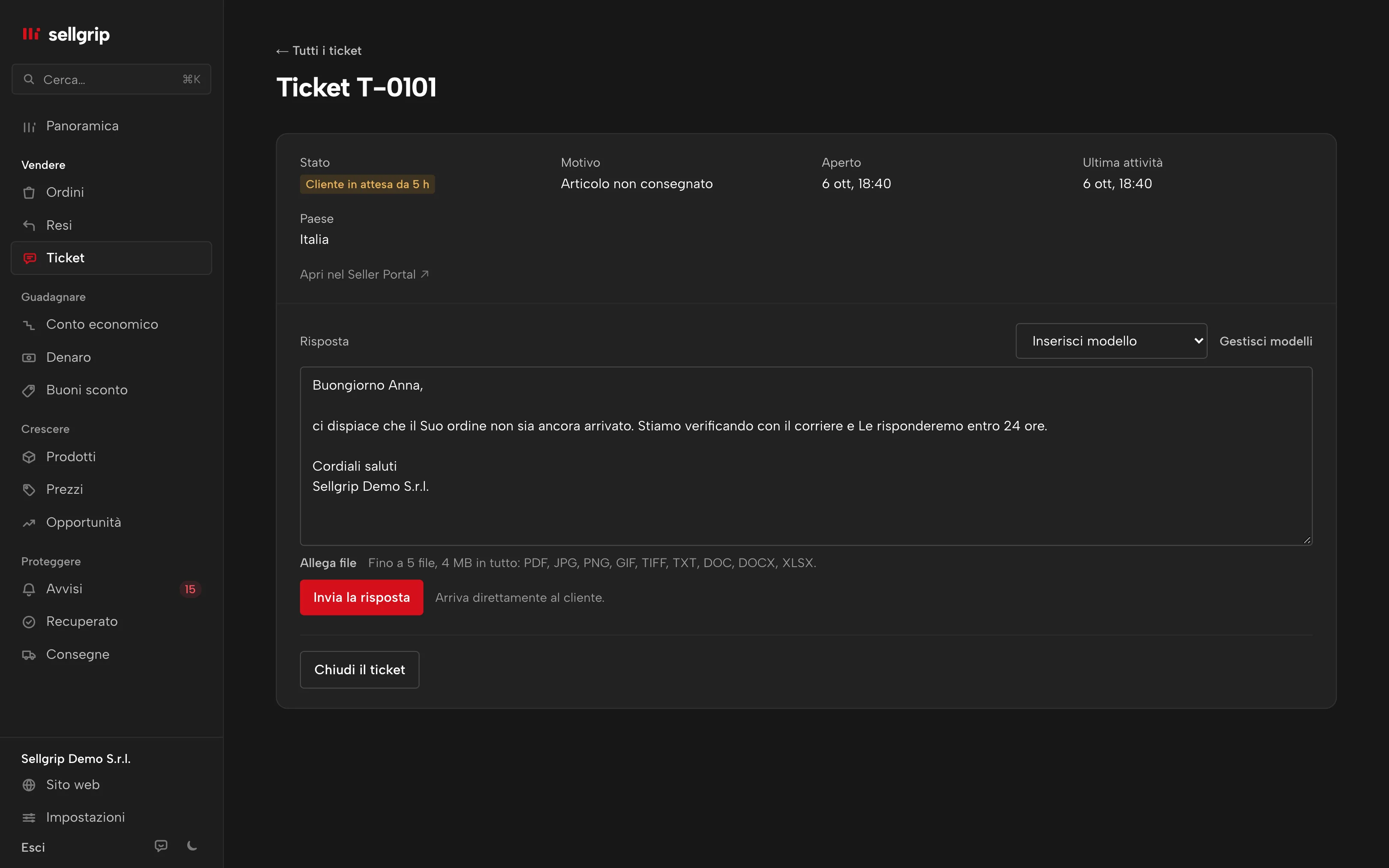 Ticket in Sellgrip con la conversazione dell’acquirente e un modello di risposta inserito, nome e numero d’ordine già compilati.